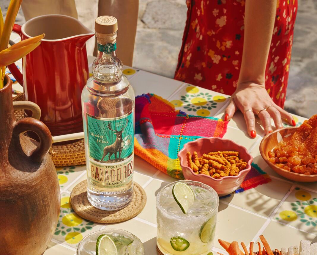 fy25 cazadores libraryshoot blanco marg townsquare 1